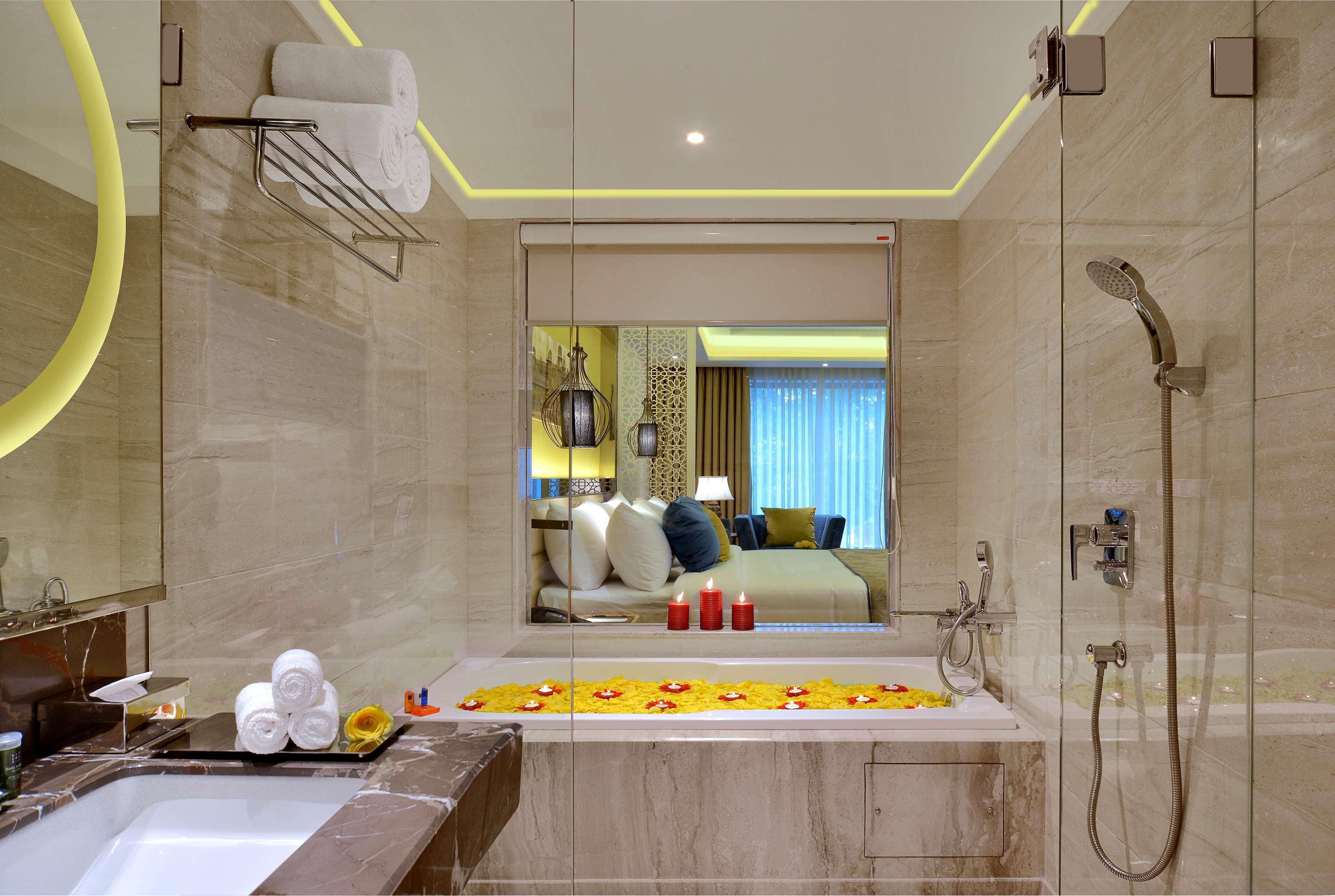 Radisson Gwalior Hotel Bagian luar foto