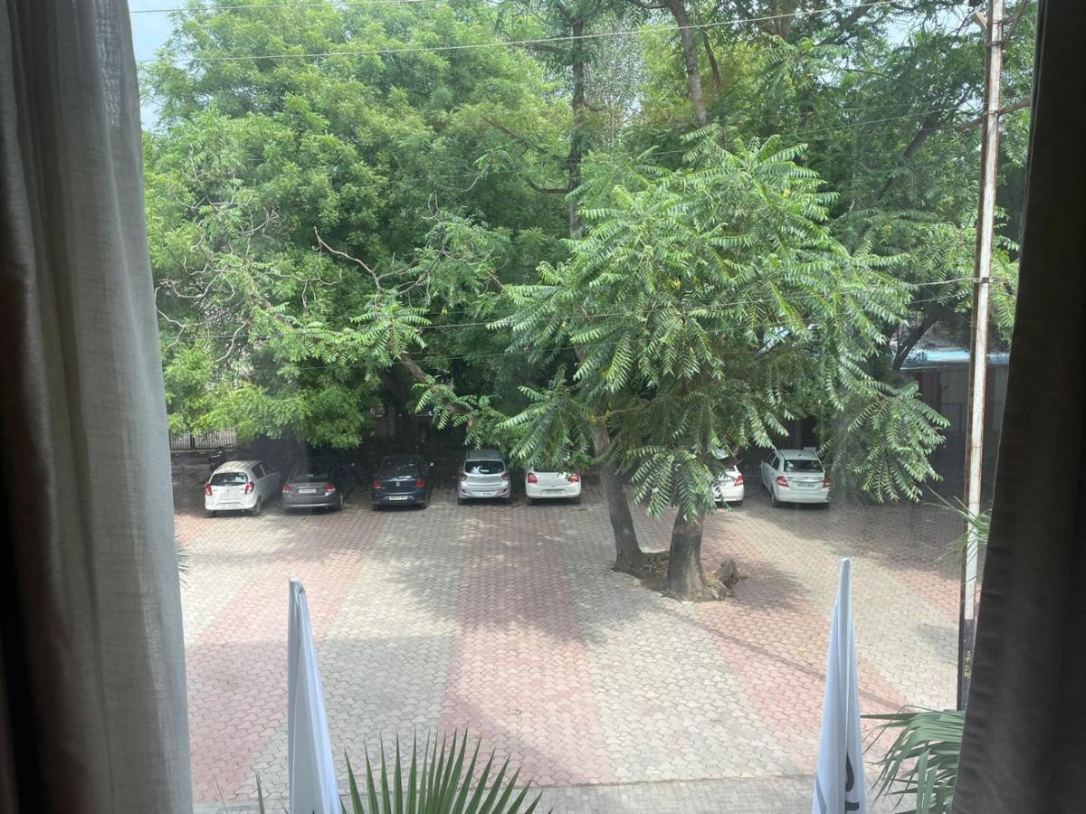 Radisson Gwalior Hotel Bagian luar foto